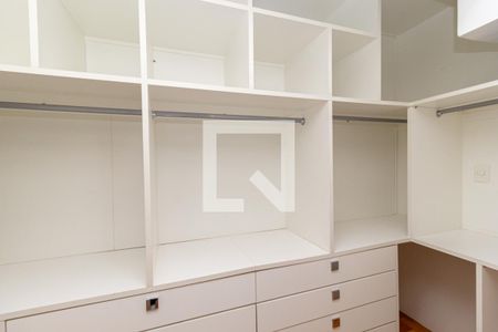 Closet da suíte de apartamento à venda com 3 quartos, 250m² em Jardim Paulista, São Paulo