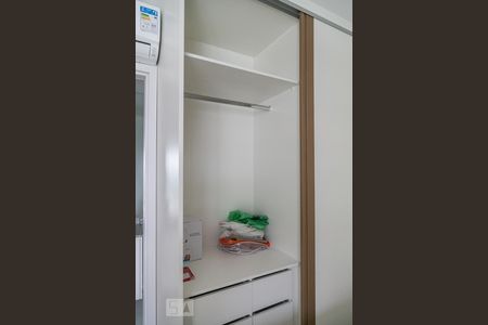 Armário de apartamento para alugar com 1 quarto, 34m² em Jardim Aeroporto, São Paulo