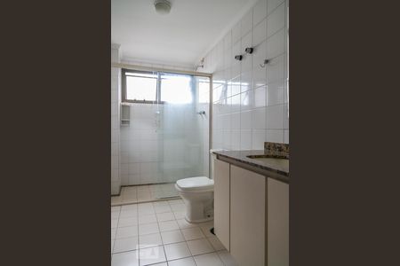 Banheiro de apartamento à venda com 4 quartos, 130m² em Parque Colonial, São Paulo