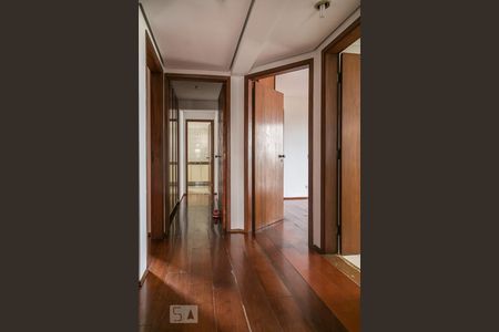 Hall dos quartos de apartamento à venda com 4 quartos, 130m² em Parque Colonial, São Paulo