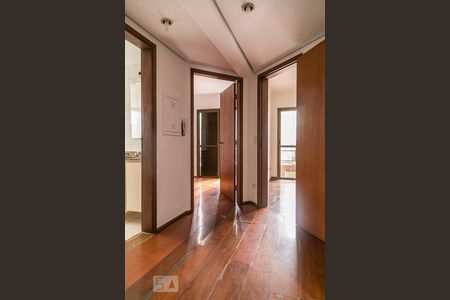 Hall dos quartos de apartamento à venda com 4 quartos, 130m² em Parque Colonial, São Paulo