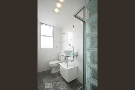 Banheiro de apartamento à venda com 2 quartos, 90m² em Vila Congonhas, São Paulo
