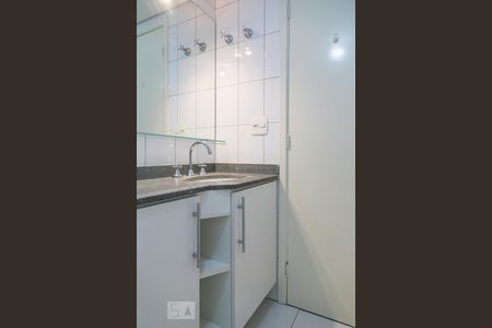 Banheiro de apartamento para alugar com 2 quartos, 66m² em Barra Funda, São Paulo