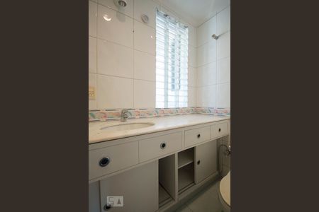 Banheiro de apartamento para alugar com 1 quarto, 86m² em Campo Belo, São Paulo