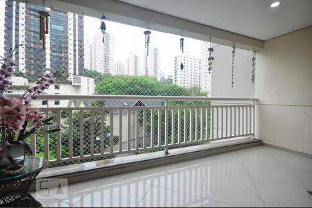 Varanda de apartamento para alugar com 3 quartos, 120m² em Lar São Paulo, São Paulo