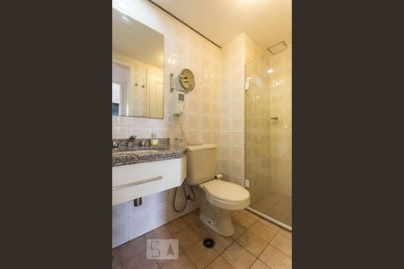 Banheiro de apartamento à venda com 2 quartos, 58m² em Cidade Monções, São Paulo