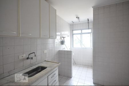 Cozinha de apartamento para alugar com 2 quartos, 50m² em Vila Andrade, São Paulo