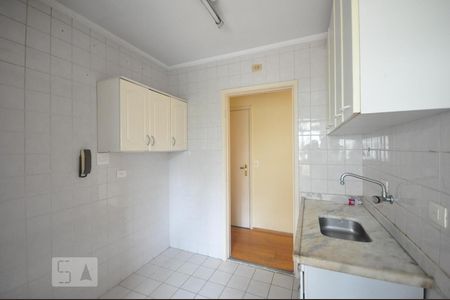 Cozinha de apartamento para alugar com 2 quartos, 50m² em Vila Andrade, São Paulo