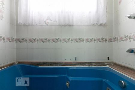 Apartamento à venda com 220m², 3 quartos e 3 vagas Apartamento à venda com 220m², 3 quartos e 3 vagasBanheira da Suíte 3