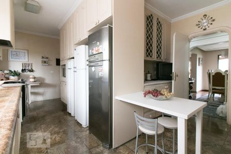 Apartamento à venda com 220m², 3 quartos e 3 vagas Apartamento à venda com 220m², 3 quartos e 3 vagasCozinha