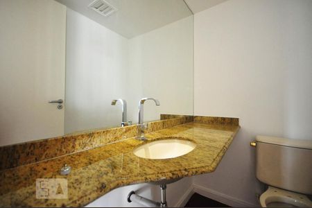 lavabo de apartamento para alugar com 3 quartos, 138m² em Vila Andrade, São Paulo