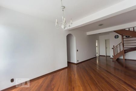 Apartamento para alugar com 230m², 4 quartos e 3 vagasSala