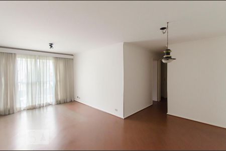 Sala de apartamento para alugar com 3 quartos, 78m² em Vila Andrade, São Paulo