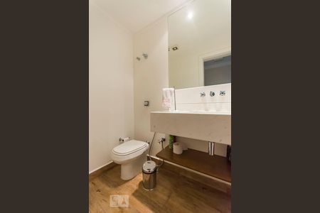 Lavabo de apartamento para alugar com 3 quartos, 128m² em Jardim Paulistano, São Paulo