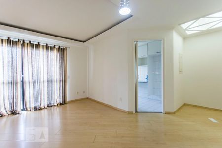 Sala de apartamento à venda com 2 quartos, 75m² em Cerqueira César, São Paulo