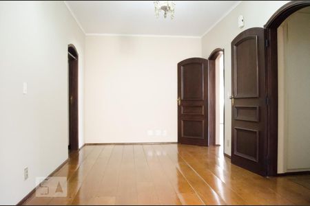 Corredor de apartamento para alugar com 4 quartos, 331m² em Centro, Campinas