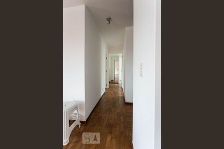 Corredor de apartamento para alugar com 3 quartos, 95m² em Vila Cordeiro, São Paulo