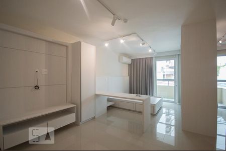 Sala/Suíte de apartamento para alugar com 1 quarto, 40m² em Aclimação, São Paulo