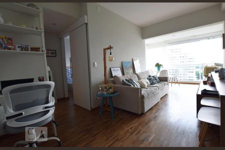 Sala de apartamento para alugar com 1 quarto, 50m² em Jardim Santo Amaro, São Paulo