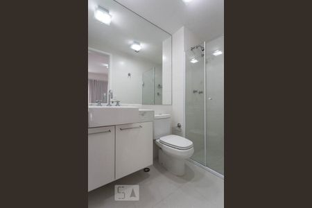 Banheiro de apartamento para alugar com 1 quarto, 50m² em Vila Gertrudes, São Paulo