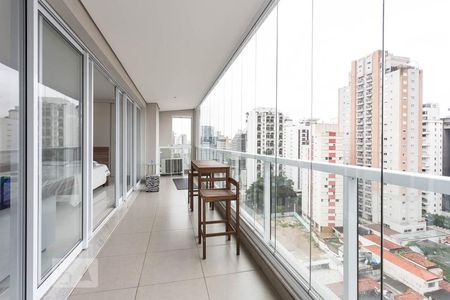 Varanda de kitnet/studio à venda com 1 quarto, 67m² em Vila Nova Conceição, São Paulo