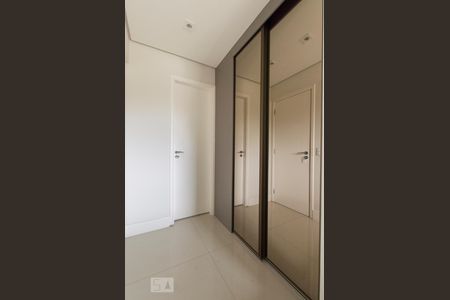 Detalhe da suíte de apartamento à venda com 1 quarto, 79m² em Empresarial 18 do Forte, Barueri