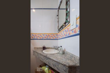 Lavabo de apartamento para alugar com 3 quartos, 300m² em Vila Brasílio Machado, São Paulo