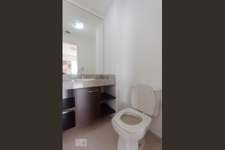 Lavabo de apartamento para alugar com 4 quartos, 138m² em Lapa, São Paulo