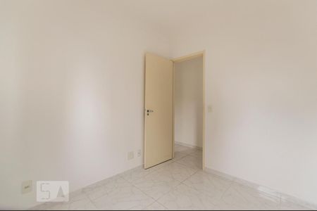 Quarto de apartamento à venda com 3 quartos, 68m² em Jardim Tupanci, Barueri