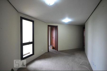 corredor de apartamento para alugar com 3 quartos, 226m² em Vila Suzana, São Paulo