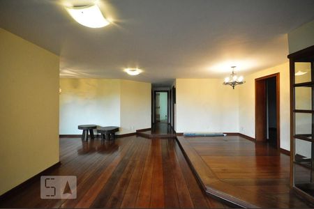 sala de apartamento para alugar com 3 quartos, 226m² em Vila Suzana, São Paulo