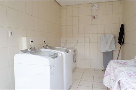 Dependências do prédio - lavanderia coletiva de apartamento à venda com 2 quartos, 45m² em Vila Industrial, Campinas