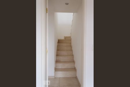 2º piso - escadas de apartamento à venda com 1 quarto, 110m² em Cambuí, Campinas