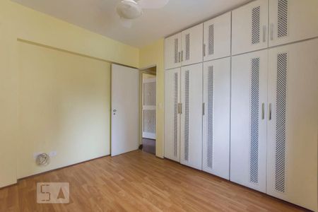 Quarto de apartamento à venda com 3 quartos, 90m² em Indianópolis, São Paulo