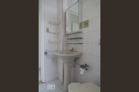 Banheiro de apartamento para alugar com 1 quarto, 62m² em Bom Retiro, São Paulo