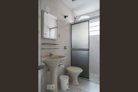 Banheiro de apartamento para alugar com 1 quarto, 62m² em Bom Retiro, São Paulo