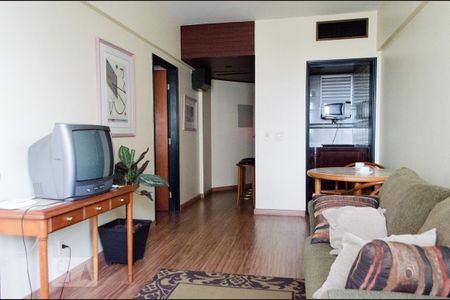 Sala de apartamento para alugar com 1 quarto, 50m² em Centro, Campinas