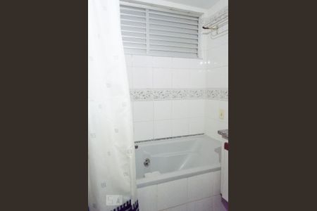 Banheiro de apartamento para alugar com 1 quarto, 50m² em Centro, Campinas