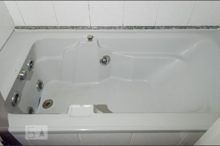 Banheiro de apartamento para alugar com 1 quarto, 50m² em Centro, Campinas