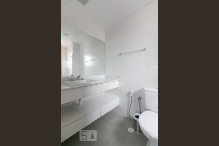 Banheiro da Suíte de apartamento para alugar com 1 quarto, 50m² em Campestre, Santo André