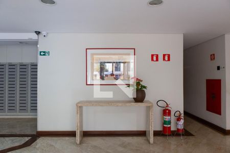 Studio para alugar com 25m², 1 quarto e 1 vaga Studio para alugar com 25m², 1 quarto e 1 vagaHall social