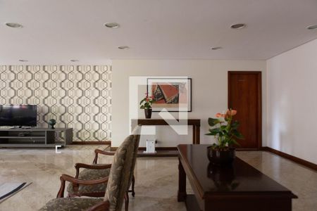 Studio para alugar com 25m², 1 quarto e 1 vaga Studio para alugar com 25m², 1 quarto e 1 vagaHall social