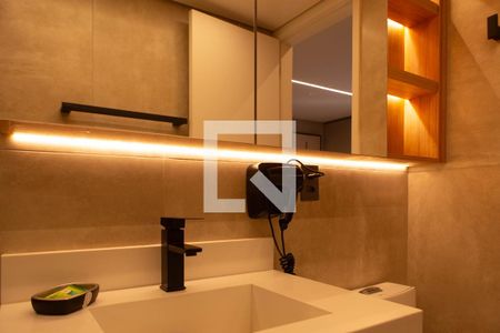 Banheiro de kitnet/studio para alugar com 1 quarto, 25m² em Moema, São Paulo