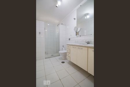 Banheiro de apartamento à venda com 2 quartos, 105m² em Jardim Paulista, São Paulo