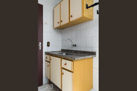 Cozinha de apartamento para alugar com 1 quarto, 35m² em Cambuí, Campinas