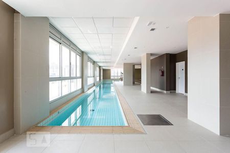 Piscina coberta aquecida - Heated swimming pool de kitnet/studio para alugar com 1 quarto, 35m² em Santo Amaro, São Paulo