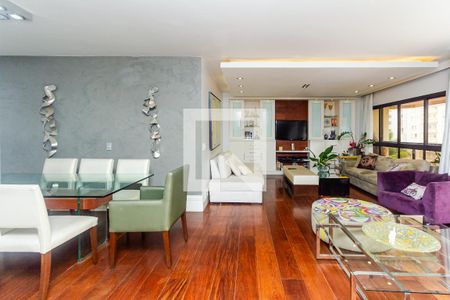 Sala de apartamento à venda com 4 quartos, 200m² em Itaim Bibi, São Paulo