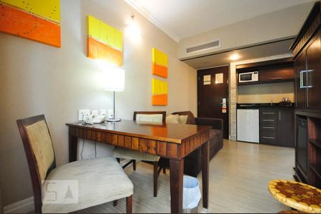 sala de kitnet/studio para alugar com 1 quarto, 33m² em Chácara Santo Antônio (zona Sul), São Paulo