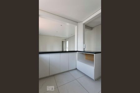 Cozinha de apartamento para alugar com 1 quarto, 47m² em Vila Firmiano Pinto, São Paulo