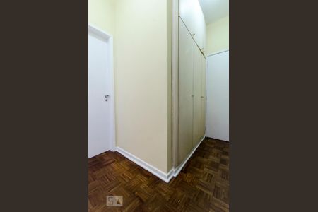 Corredor de apartamento à venda com 3 quartos, 110m² em Vila Pompéia, São Paulo